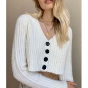 Urban Outfitter Cozy Cropped Fuzzy Knit Cardigan V-Neck Long Sleeve‎ White S/P